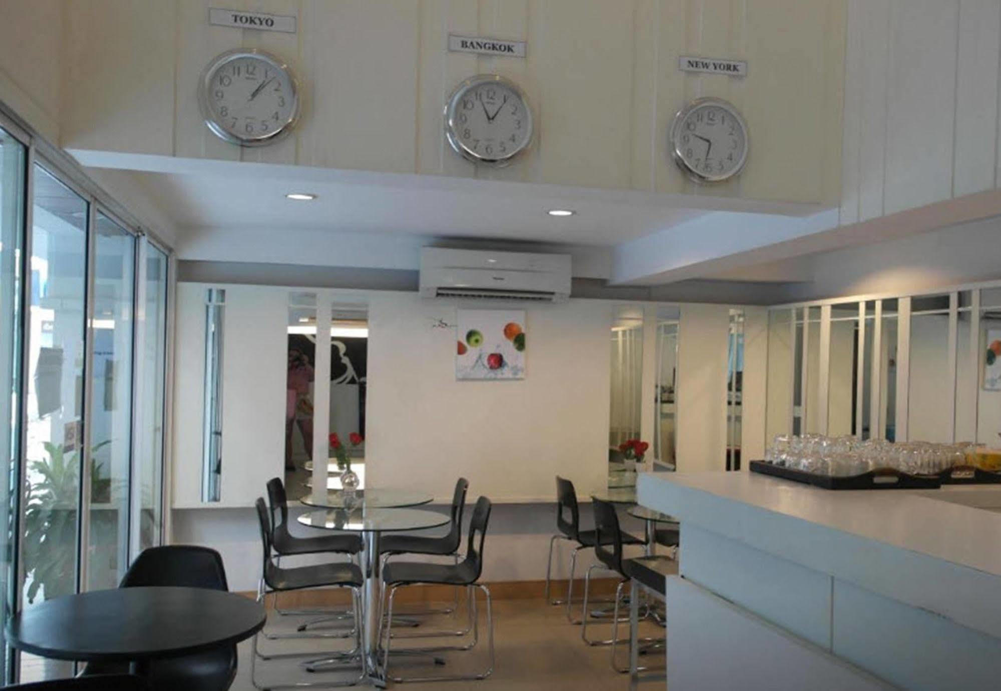 Nantra De Comfort Bangkok Exterior photo